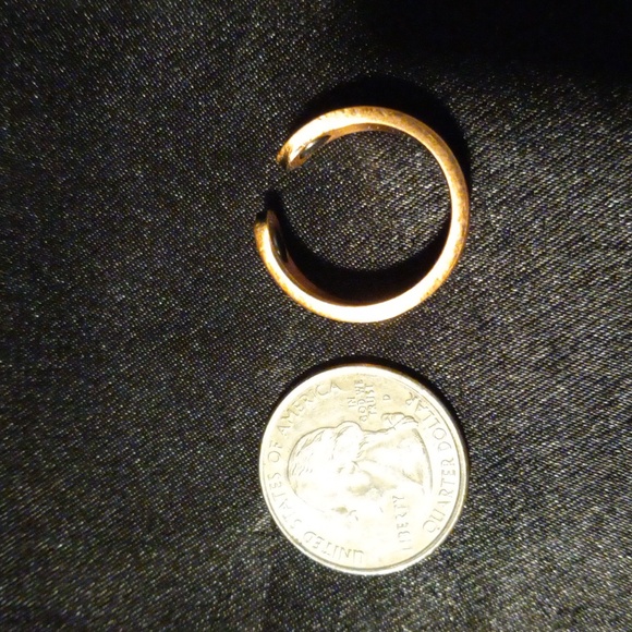 Copper and magnets wellness ring. Adjust to most sizes - Picture 3 of 4